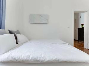 Pronájem bytu 2+kk, Praha - Nové Město, Benátská, 53 m2