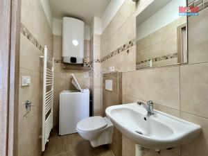 Pronájem bytu 1+kk, Jindřichův Hradec - Jindřichův Hradec I, nám. Míru, 25 m2