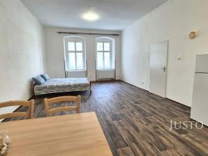 Pronájem bytu 2+kk, Písek, Velké náměstí, 72 m2