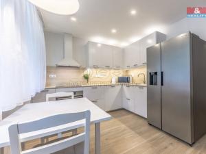 Prodej bytu 3+kk, Praha - Prosek, Veltruská, 54 m2