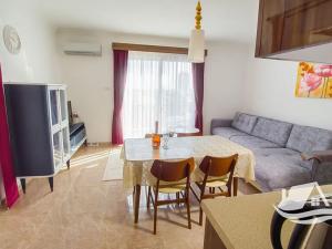 Prodej bytu 2+kk, Trikomo, Kypr, 72 m2