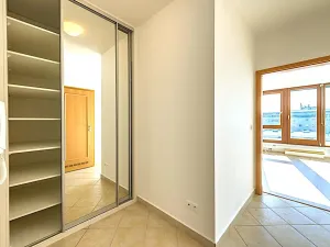 Pronájem bytu 1+kk, Praha - Holešovice, U měšťanského pivovaru, 36 m2
