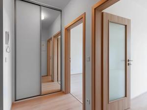 Pronájem bytu 2+kk, Praha - Vysočany, Svatošových, 47 m2