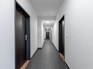 Pronájem bytu 2+kk, Praha - Vysočany, Svatošových, 47 m2