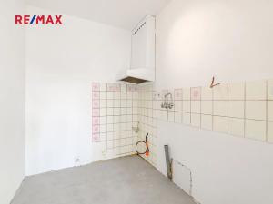 Prodej bytu 2+kk, Praha - Kobylisy, Hlaváčova, 47 m2
