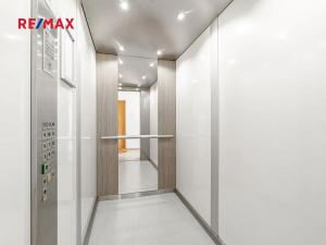 Prodej bytu 2+kk, Praha - Kobylisy, Hlaváčova, 47 m2