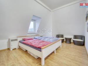 Prodej bytu 3+1, Cheb, Kachní kámen, 118 m2