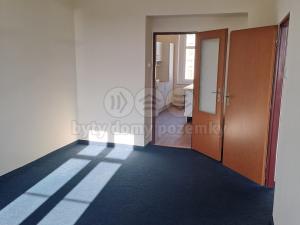 Pronájem kanceláře, Praha - Holešovice, Za papírnou, 95 m2
