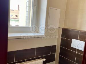 Pronájem kanceláře, Praha - Holešovice, Za papírnou, 95 m2