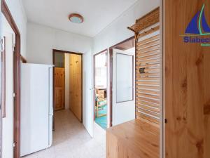 Pronájem bytu 3+1, Praha - Prosek, Veltruská, 61 m2