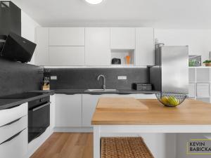 Prodej bytu 4+kk, Holubice, 102 m2