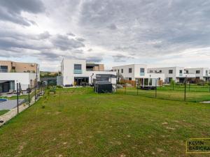 Prodej bytu 4+kk, Holubice, 102 m2