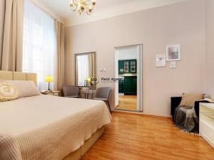 Prodej bytu 2+1, Praha - Staré Město, Karoliny Světlé, 47 m2