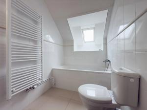 Pronájem rodinného domu, Praha - Kunratice, Za hájovnou, 360 m2