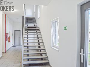 Pronájem bytu 1+kk, Chýnice, Karlštejnská, 38 m2