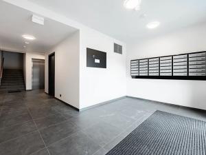 Pronájem bytu 1+kk, Praha - Hlubočepy, Na Zlíchově, 26 m2