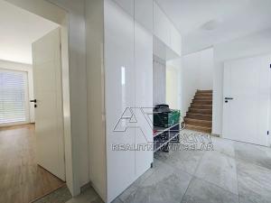 Pronájem rodinného domu, Roudné, 160 m2