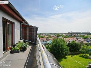 Pronájem bytu 2+kk, Praha - Štěrboholy, Andersenova, 40 m2