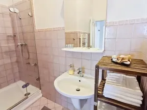 Pronájem bytu 2+1, Praha - Smíchov, Plzeňská, 65 m2