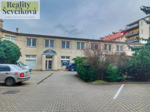 Pronájem obchodního prostoru, Hradec Králové, Škroupova, 53 m2