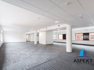 Pronájem kanceláře, Praha - Chodov, Líbalova, 660 m2