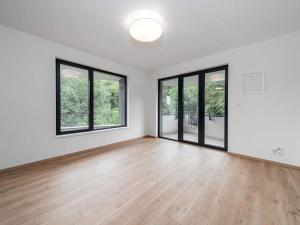 Pronájem bytu 2+kk, Praha - Karlín, U Sluncové, 55 m2