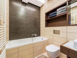 Pronájem bytu 4+1, Praha, U kolonie, 250 m2