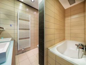 Pronájem bytu 4+1, Praha, U kolonie, 250 m2