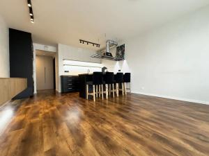 Pronájem bytu 2+kk, Praha - Holešovice, Jankovcova, 56 m2