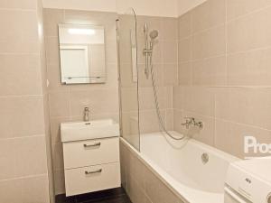 Pronájem bytu 1+kk, Kladno, Štěpána Rautenstraucha, 33 m2