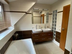 Prodej výrobních prostor, Herink, Radějovická, 838 m2