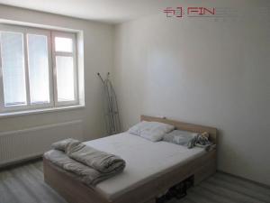 Pronájem bytu 2+kk, Kladno, Josefa Čapka, 59 m2