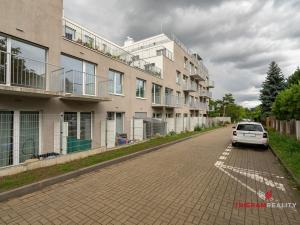 Pronájem bytu 1+kk, Praha - Hostavice, Českobrodská, 35 m2