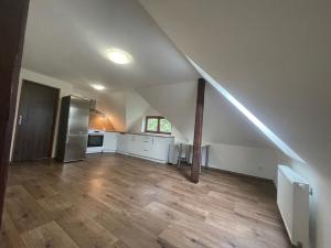 Pronájem bytu 2+kk, Liberec - Liberec XII-Staré Pavlovice, Jarní, 55 m2