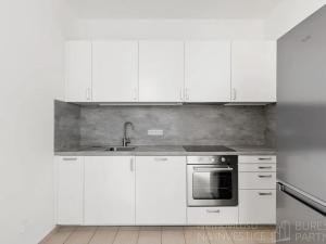 Pronájem bytu 3+1, Praha - Holešovice, Kamenická, 80 m2