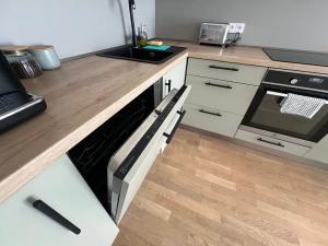 Pronájem bytu 2+kk, Praha, Perucká, 46 m2