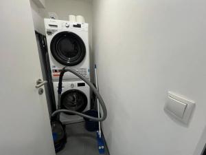 Pronájem bytu 2+kk, Praha, Perucká, 46 m2