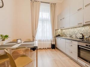 Pronájem bytu 1+1, Praha - Nové Město, Žitná, 53 m2