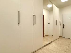 Pronájem bytu 2+kk, Praha - Strašnice, Zvěřinova, 60 m2