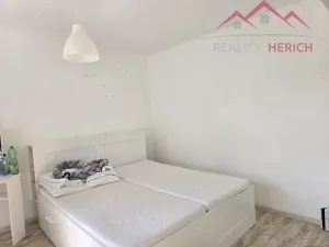 Pronájem bytu 1+1, Chomutov, Kundratická, 36 m2