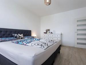 Pronájem bytu 3+kk, Praha - Hloubětín, Nepelova, 85 m2