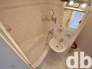 Pronájem bytu 1+1, Karlovy Vary, Chomutovská, 36 m2