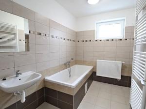 Pronájem bytu 3+kk, Domažlice, Dukelská, 68 m2