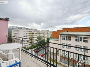 Pronájem bytu 2+kk, Praha - Dejvice, Kafkova, 62 m2