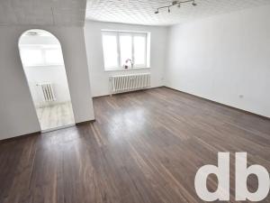 Prodej bytu 3+kk, Ostrov, Klínovecká, 77 m2