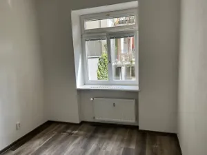 Pronájem bytu 2+kk, Praha - Žižkov, Jeseniova, 37 m2
