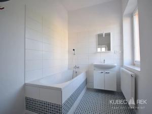 Pronájem bytu 2+1, Tábor, Ojířova, 80 m2