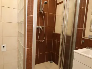 Pronájem bytu 2+1, Karlovy Vary, Jiráskova, 62 m2