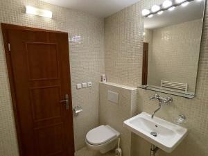 Pronájem rodinného domu, Praha - Řepy, Na Fialce I, 245 m2