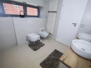 Pronájem rodinného domu, Praha - Vinoř, Chvojenecká, 417 m2